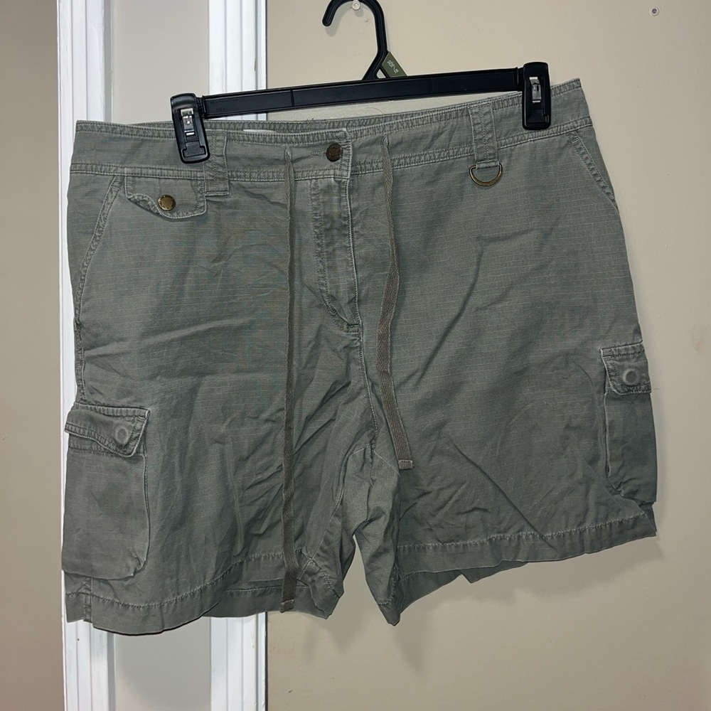 Jones New York Green Cargo Shorts with Relaxed Fit